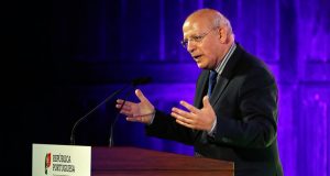 Comunidade portuguesa no Canadá exemplo contra ‘febre ultranacionalista” – Augusto Santos Silva