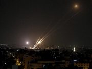 Exército israelita diz que palestinianos dispararam foguete de Gaza para Israel