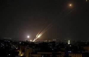 Exército israelita diz que palestinianos dispararam foguete de Gaza para Israel