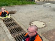 Luxemburgo: Bombeiros resgatam 6 patinhos de esgoto